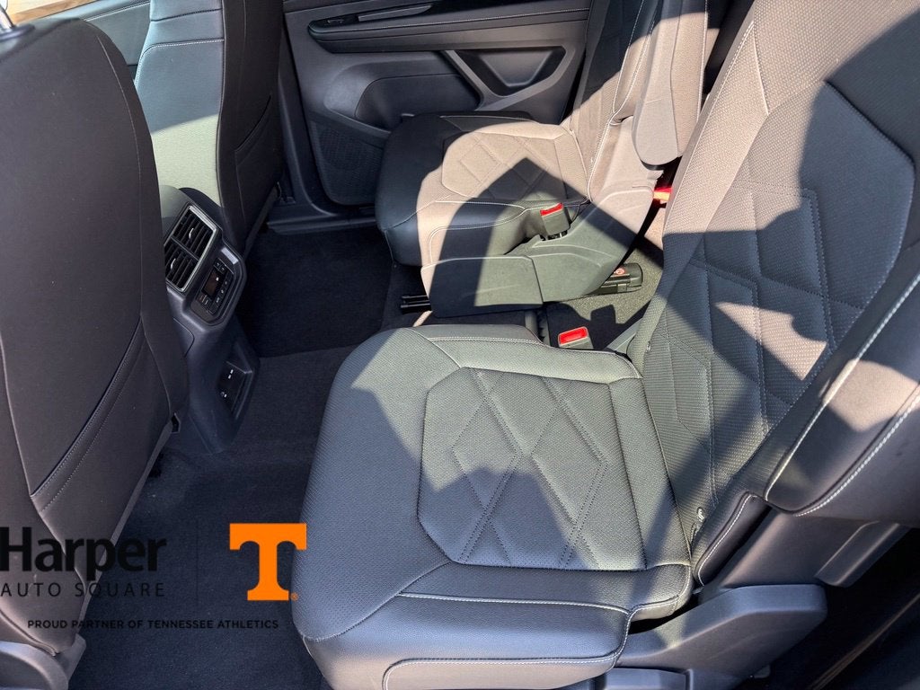 2026 Volkswagen Atlas SE w/Technology