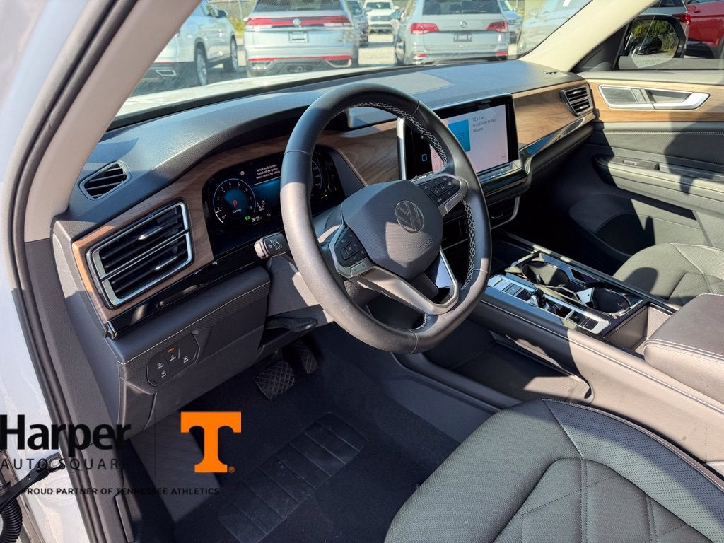 2026 Volkswagen Atlas SE w/Technology