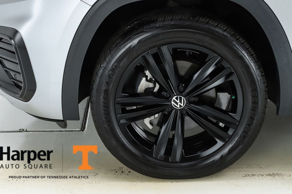 2023 Volkswagen Atlas Cross Sport 3.6L V6 SEL R-Line