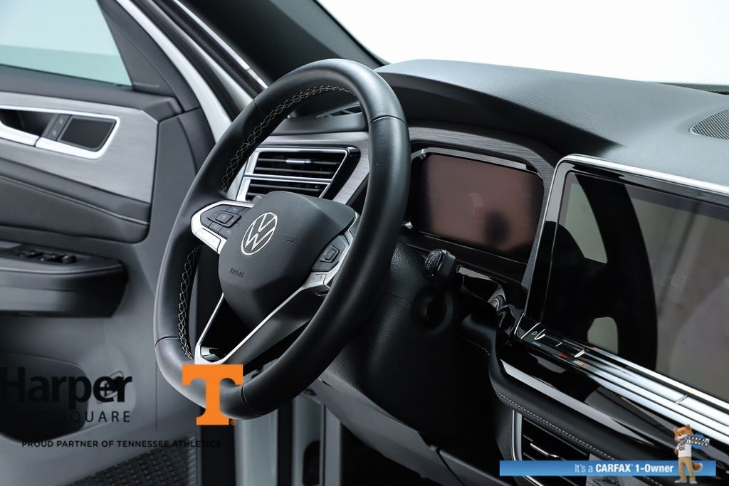 2024 Volkswagen Atlas Cross Sport 2.0T SE w/Technology