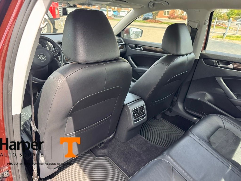 2014 Volkswagen Passat SEL Premium