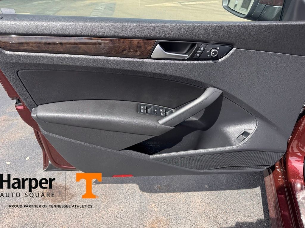 2014 Volkswagen Passat SEL Premium