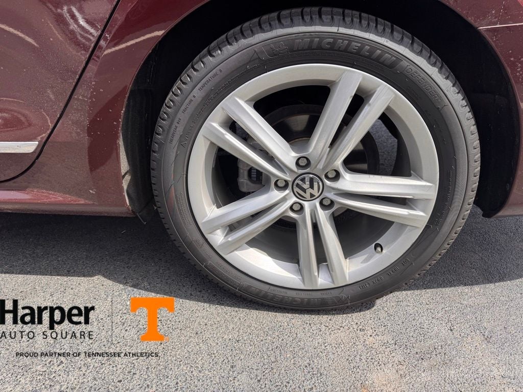 2014 Volkswagen Passat SEL Premium