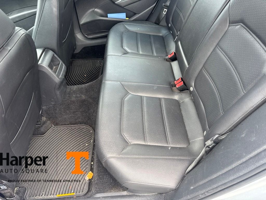 2017 Volkswagen Passat 1.8T R-Line