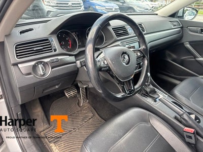 2017 Volkswagen Passat 1.8T R-Line