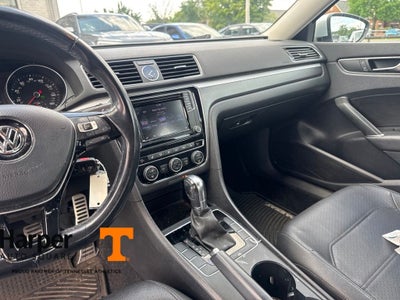 2017 Volkswagen Passat 1.8T R-Line