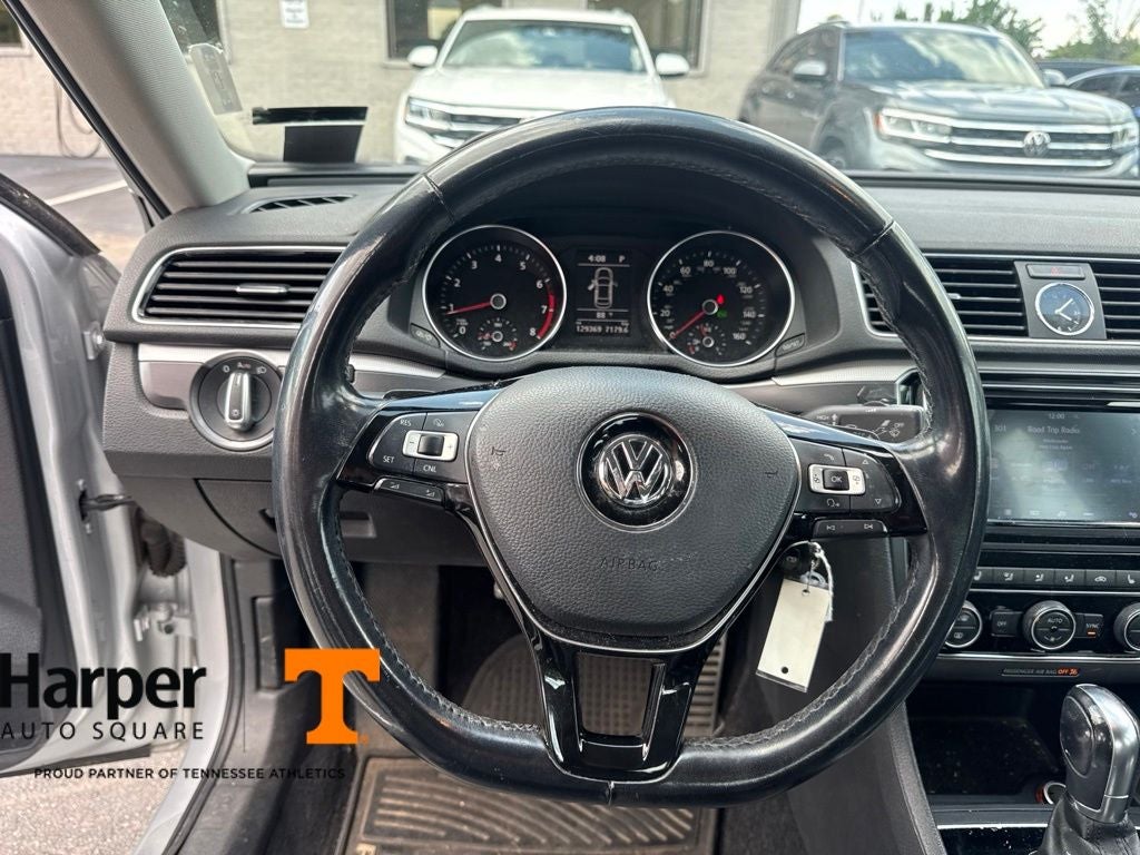 2017 Volkswagen Passat 1.8T R-Line