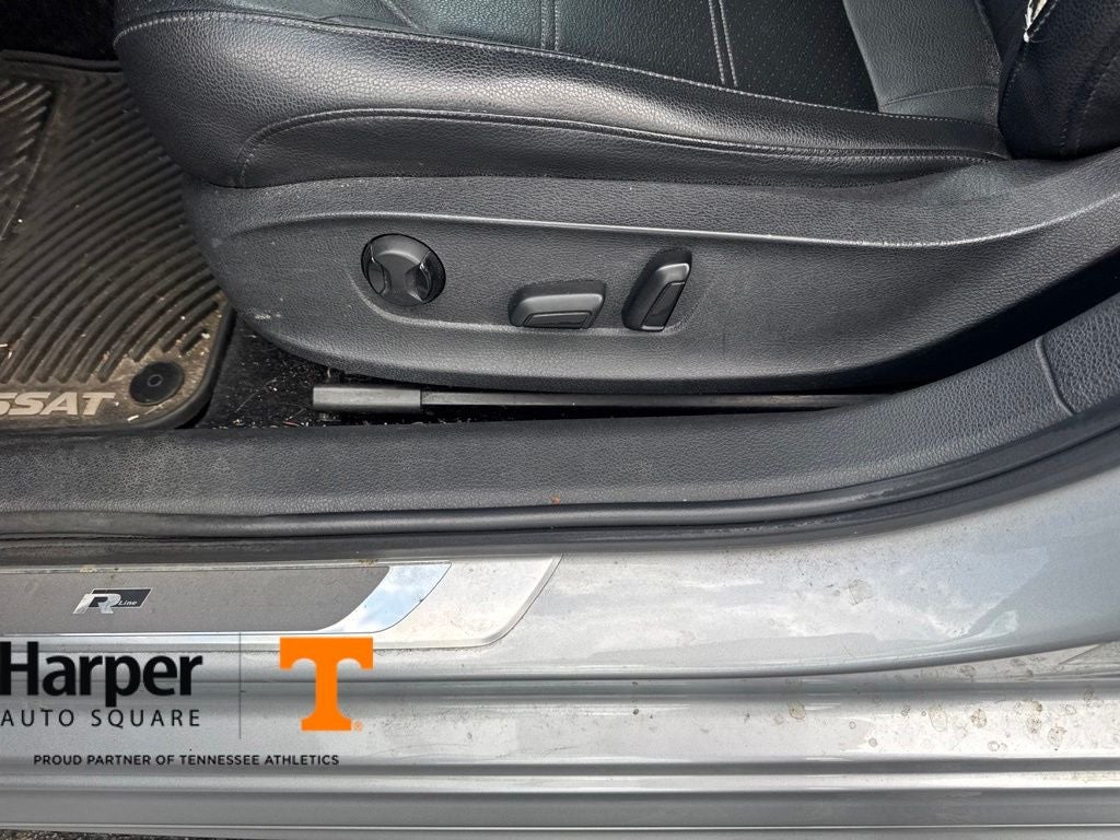 2017 Volkswagen Passat 1.8T R-Line