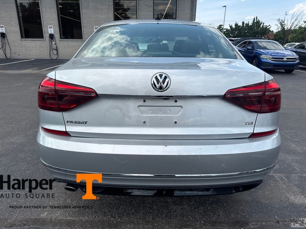 2017 Volkswagen Passat 1.8T R-Line