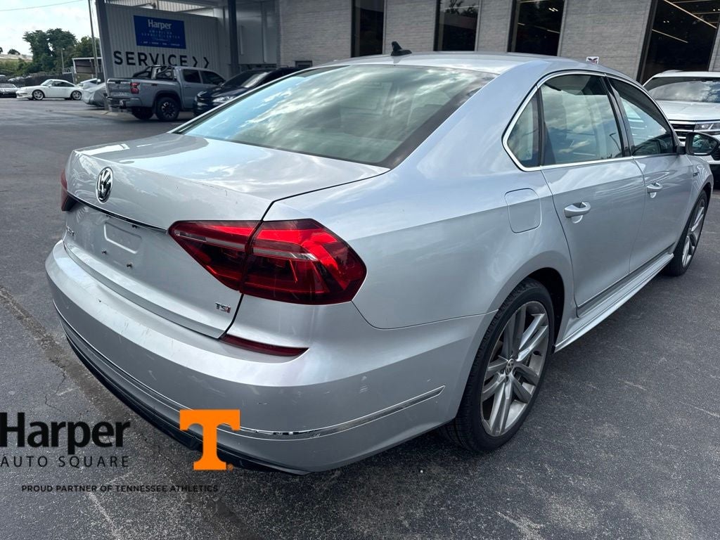 2017 Volkswagen Passat 1.8T R-Line