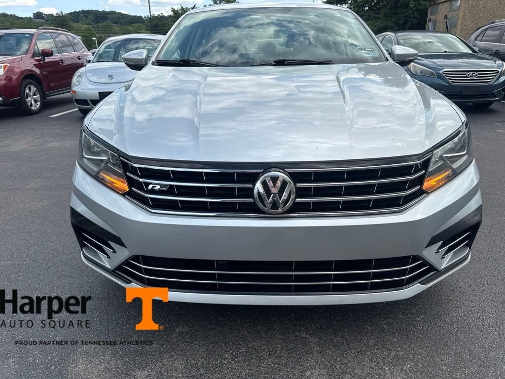 2017 Volkswagen Passat 1.8T R-Line