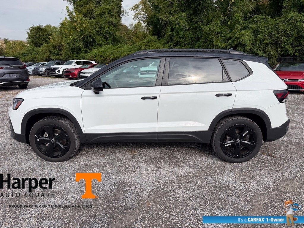 2025 Volkswagen Taos 1.5T SE Black
