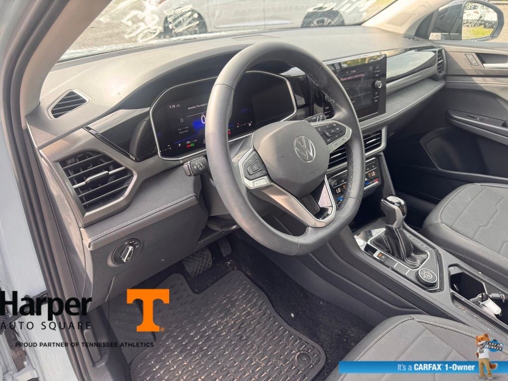 2025 Volkswagen Taos 1.5T SE Black