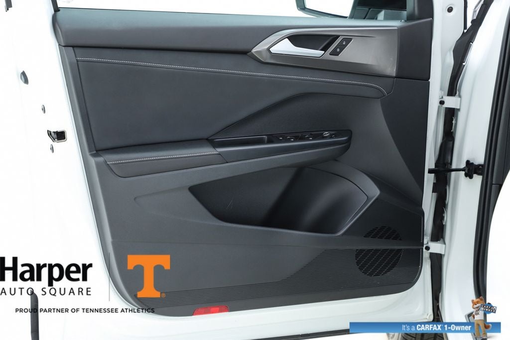 2025 Volkswagen Taos 1.5T SE Black