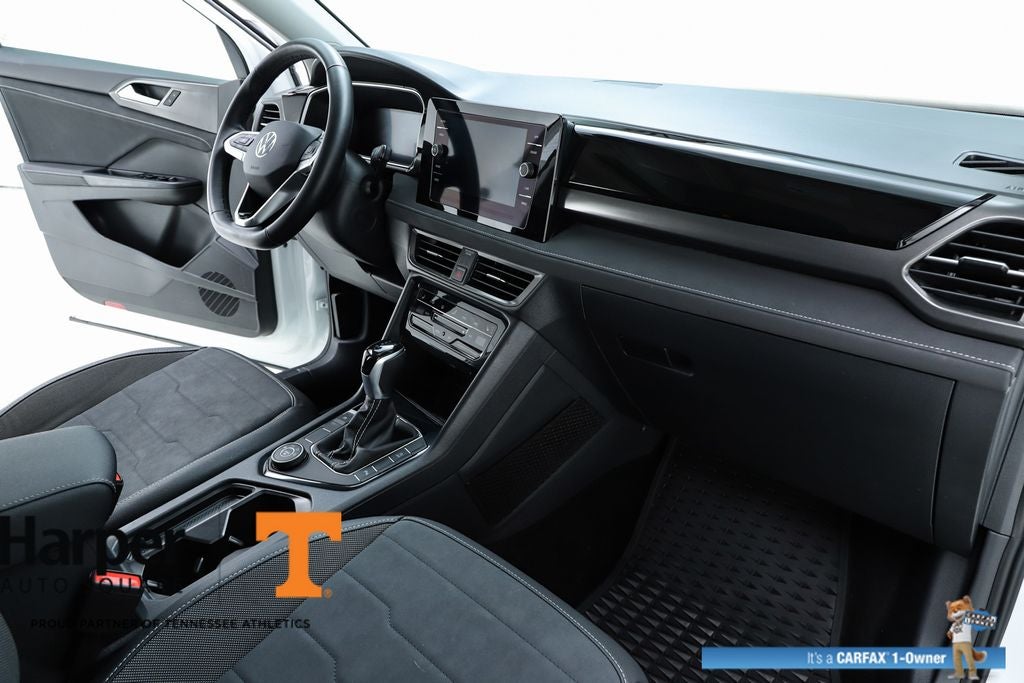 2025 Volkswagen Taos 1.5T SE Black