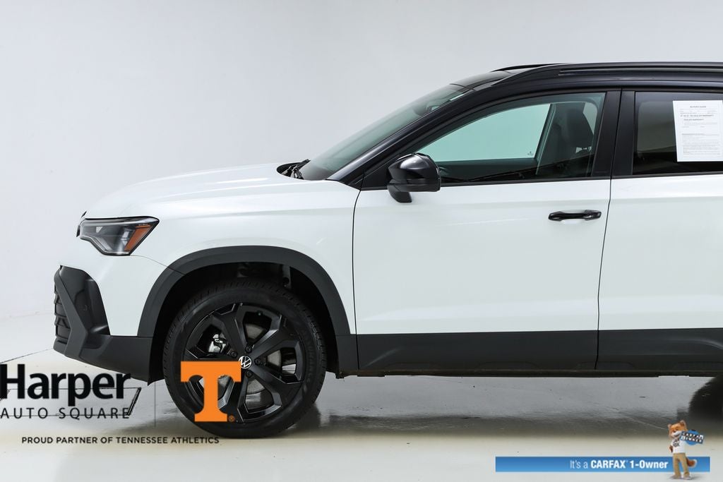 2025 Volkswagen Taos 1.5T SE Black