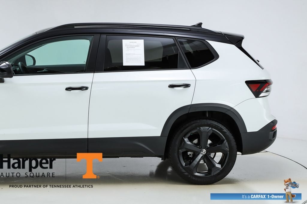 2025 Volkswagen Taos 1.5T SE Black