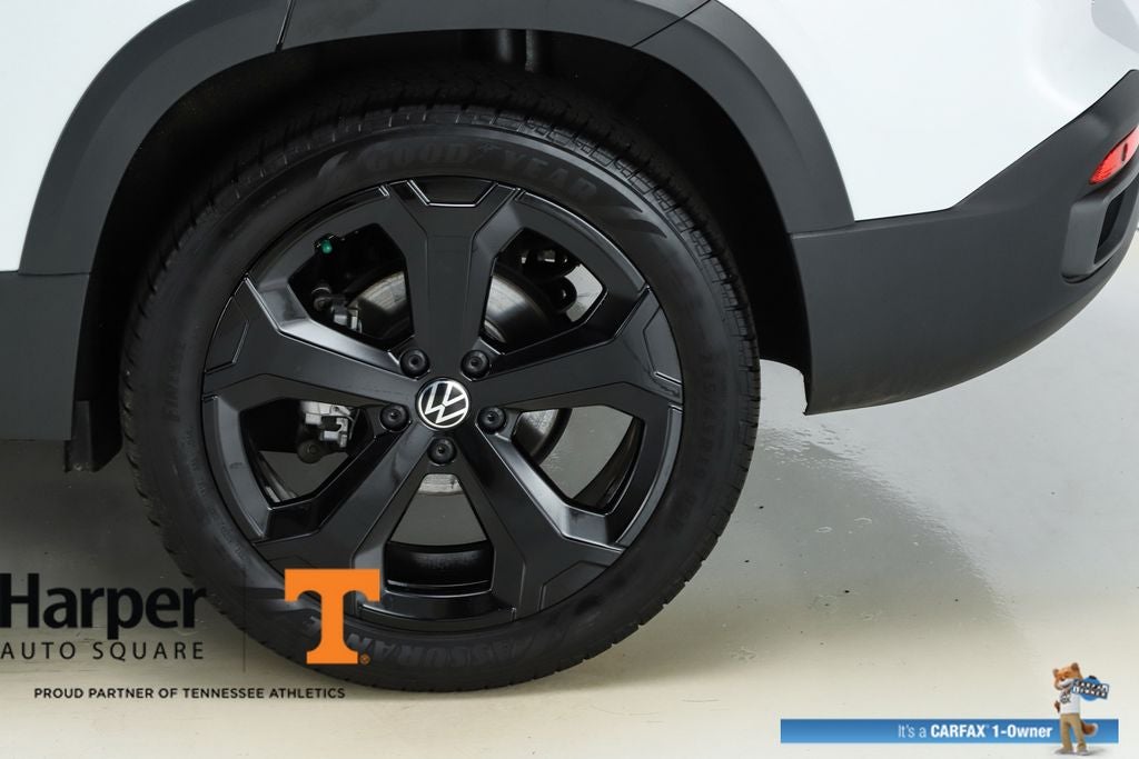 2025 Volkswagen Taos 1.5T SE Black