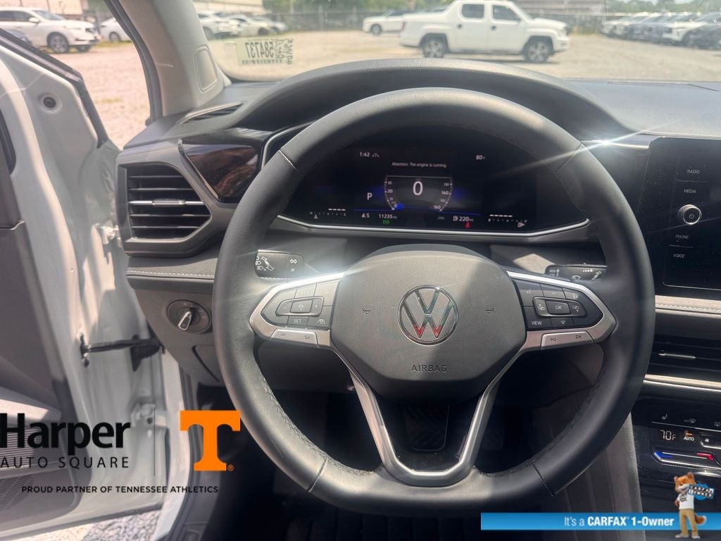 2025 Volkswagen Taos 1.5T SE Black