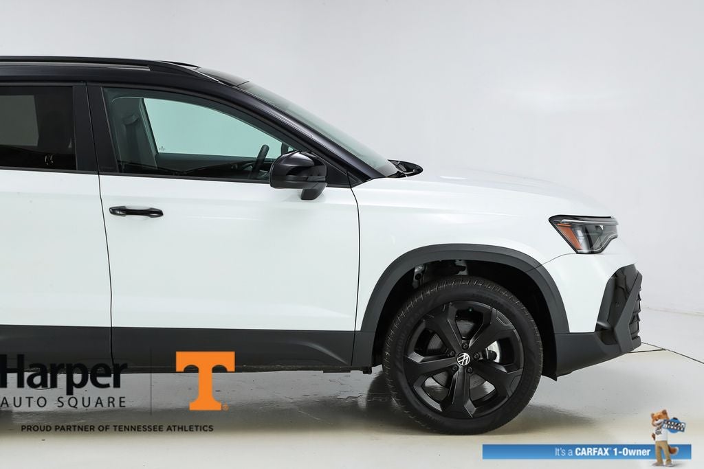 2025 Volkswagen Taos 1.5T SE Black