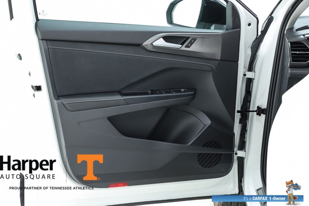 2025 Volkswagen Taos 1.5T SE Black