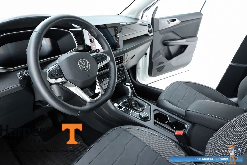 2025 Volkswagen Taos 1.5T SE Black