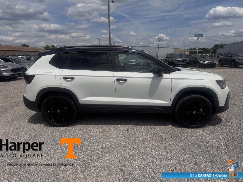 2025 Volkswagen Taos 1.5T SE Black