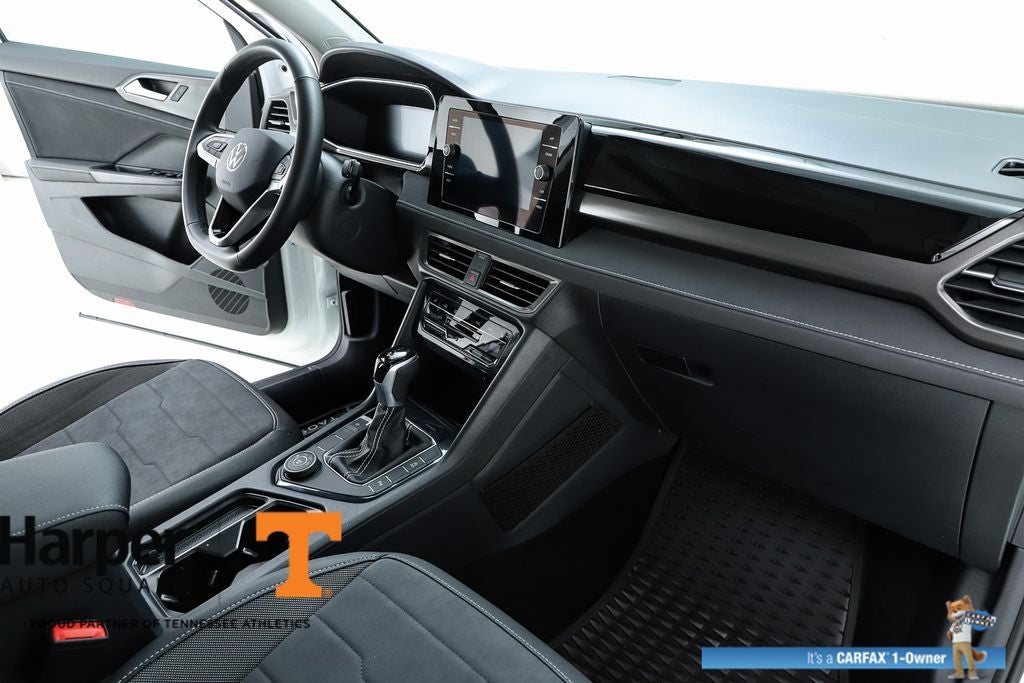 2025 Volkswagen Taos 1.5T SE Black