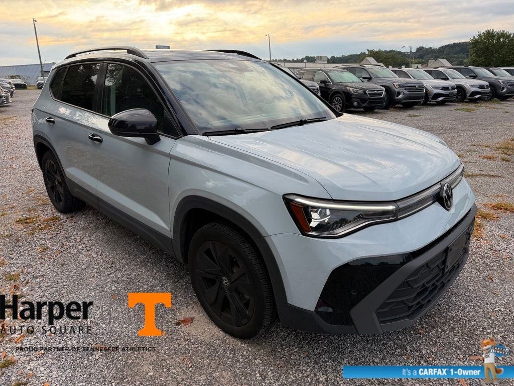 2025 Volkswagen Taos 1.5T SE Black