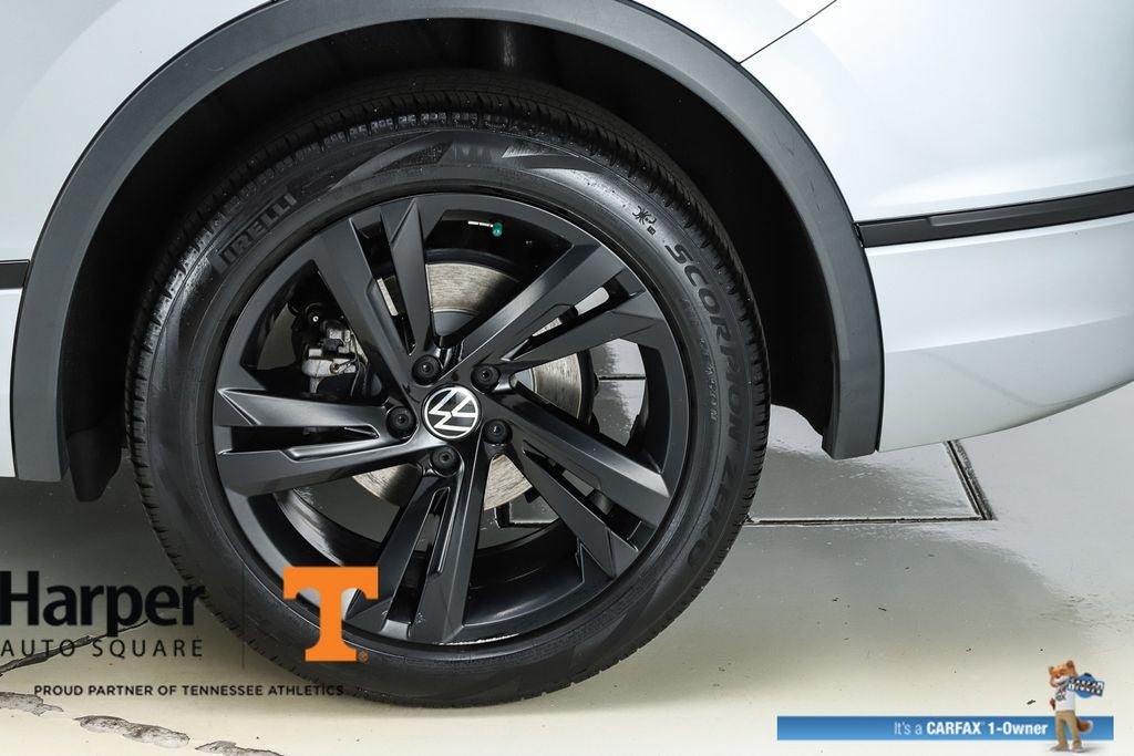 2023 Volkswagen Tiguan 2.0T SE R-Line Black