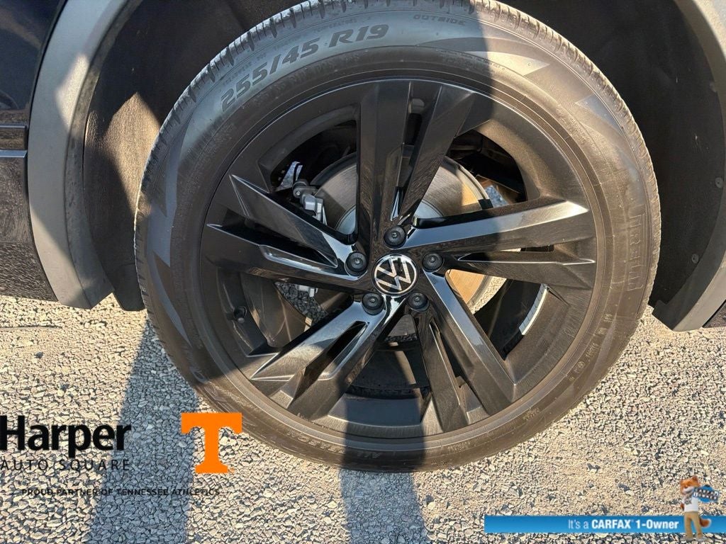 2024 Volkswagen Tiguan 2.0T SE R-Line Black