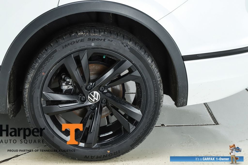2024 Volkswagen Tiguan 2.0T SE R-Line Black