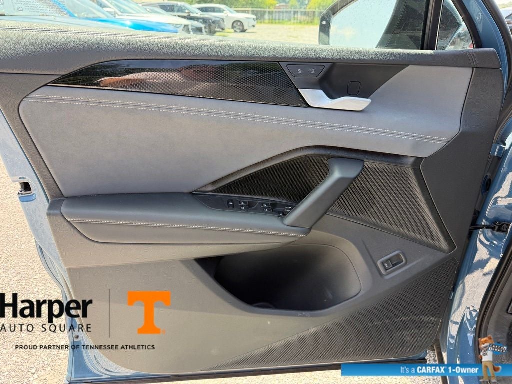 2025 Volkswagen Tiguan 2.0T SE R-Line Black