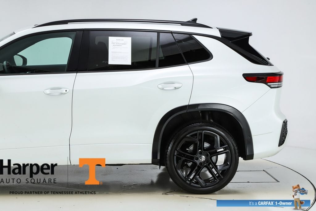 2025 Volkswagen Tiguan 2.0T SE R-Line Black