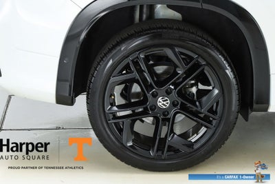 2025 Volkswagen Tiguan 2.0T SE R-Line Black