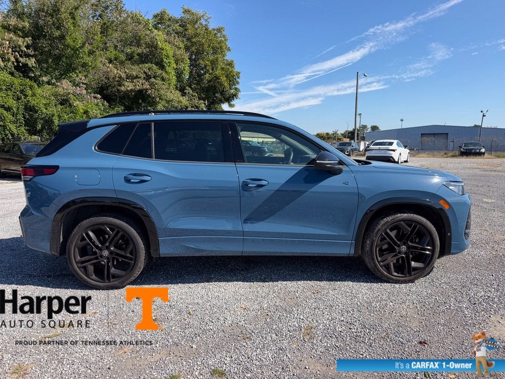 2025 Volkswagen Tiguan 2.0T SE R-Line Black