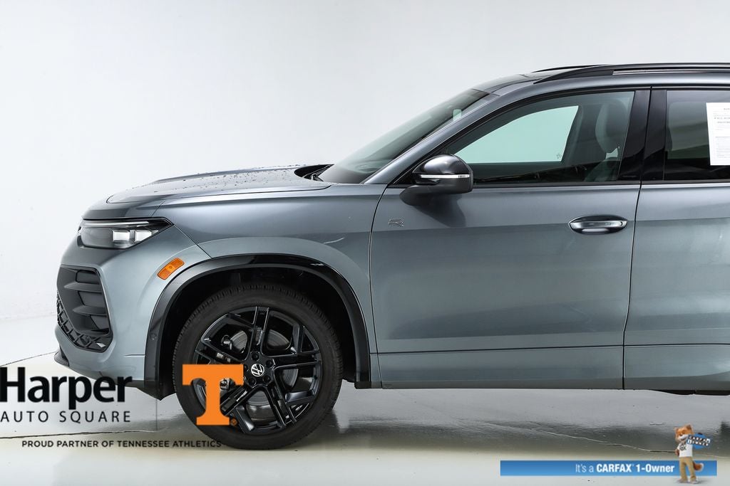 2025 Volkswagen Tiguan 2.0T SE R-Line Black