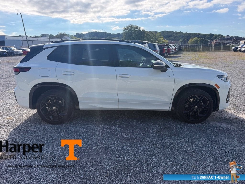 2025 Volkswagen Tiguan 2.0T SE R-Line Black