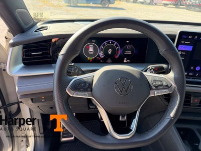 2025 Volkswagen Tiguan 2.0T SE R-Line Black