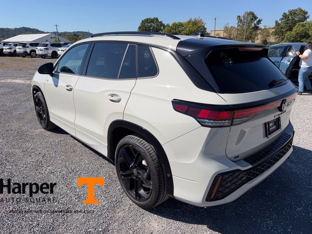 2025 Volkswagen Tiguan 2.0T SE R-Line Black