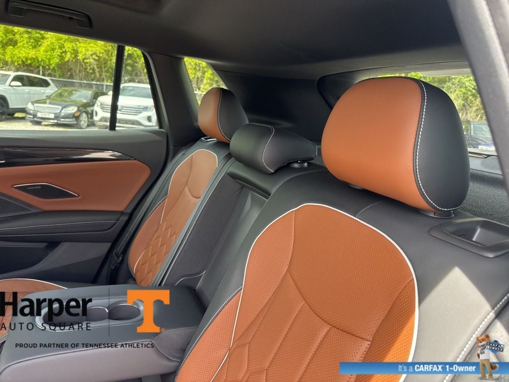 2025 Volkswagen Tiguan 2.0T SEL R-Line