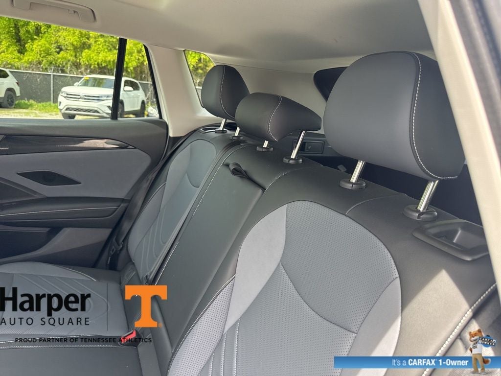 2025 Volkswagen Tiguan 2.0T SE