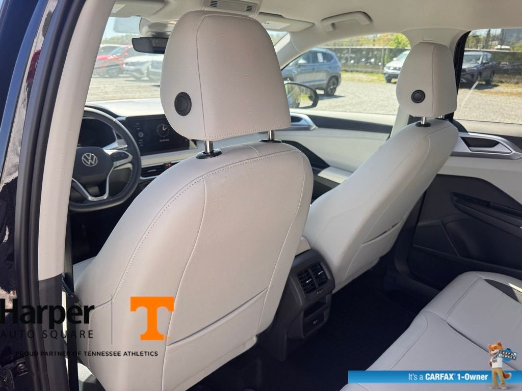 2025 Volkswagen Taos 1.5T SE