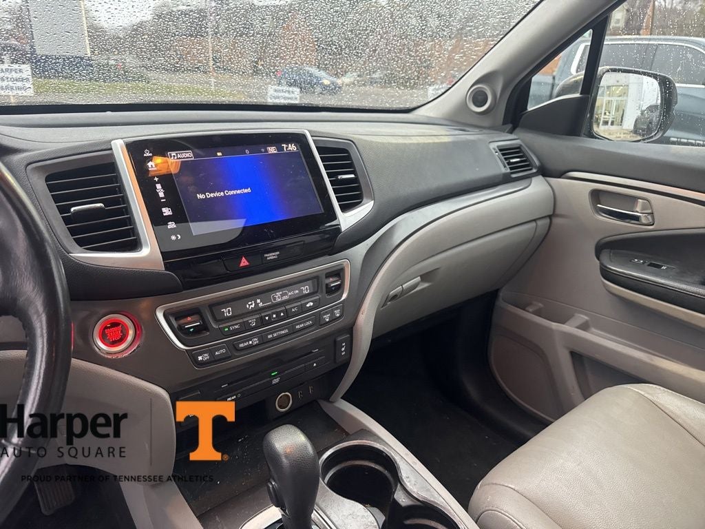 2017 Honda Pilot EX-L w/Rear Entertainment System
