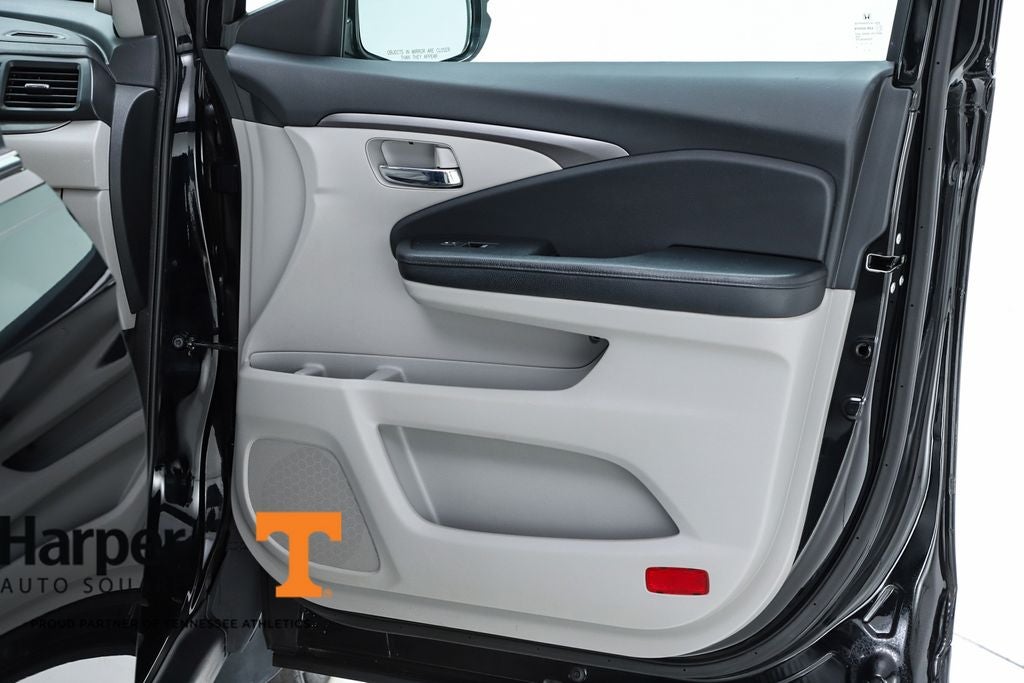 2017 Honda Pilot EX-L w/Rear Entertainment System