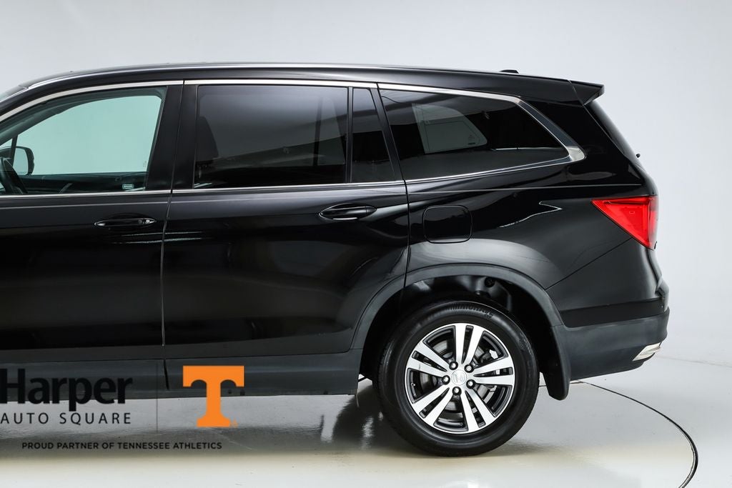 2017 Honda Pilot EX-L w/Rear Entertainment System