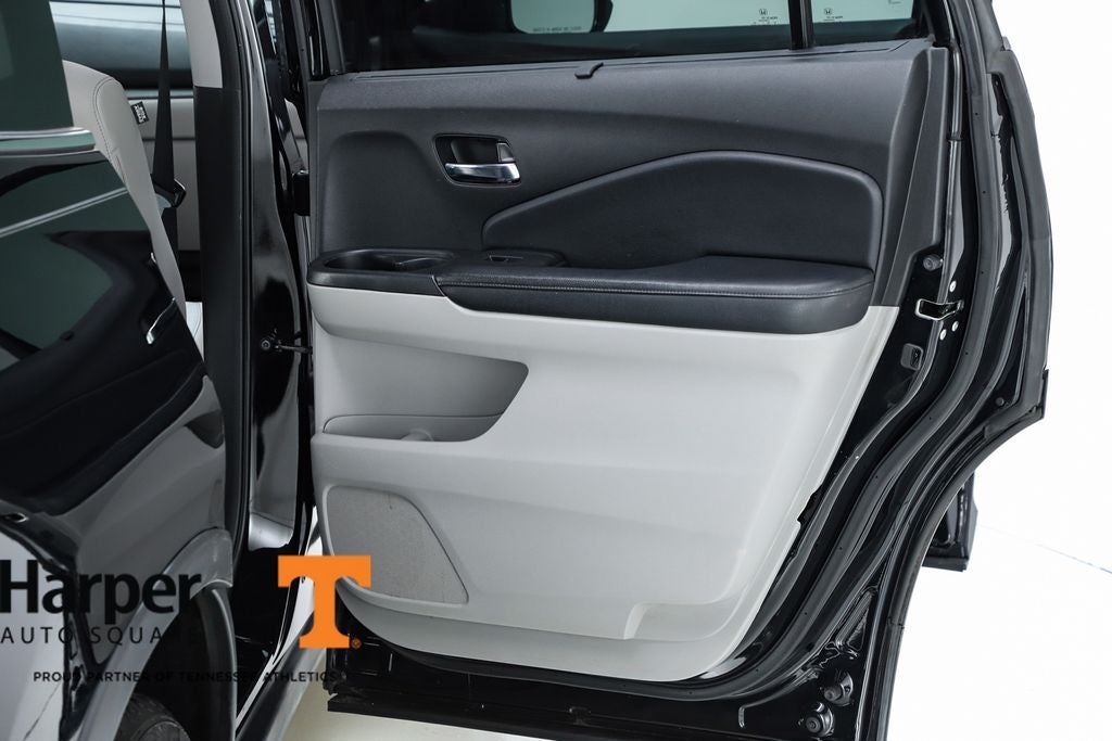 2017 Honda Pilot EX-L w/Rear Entertainment System