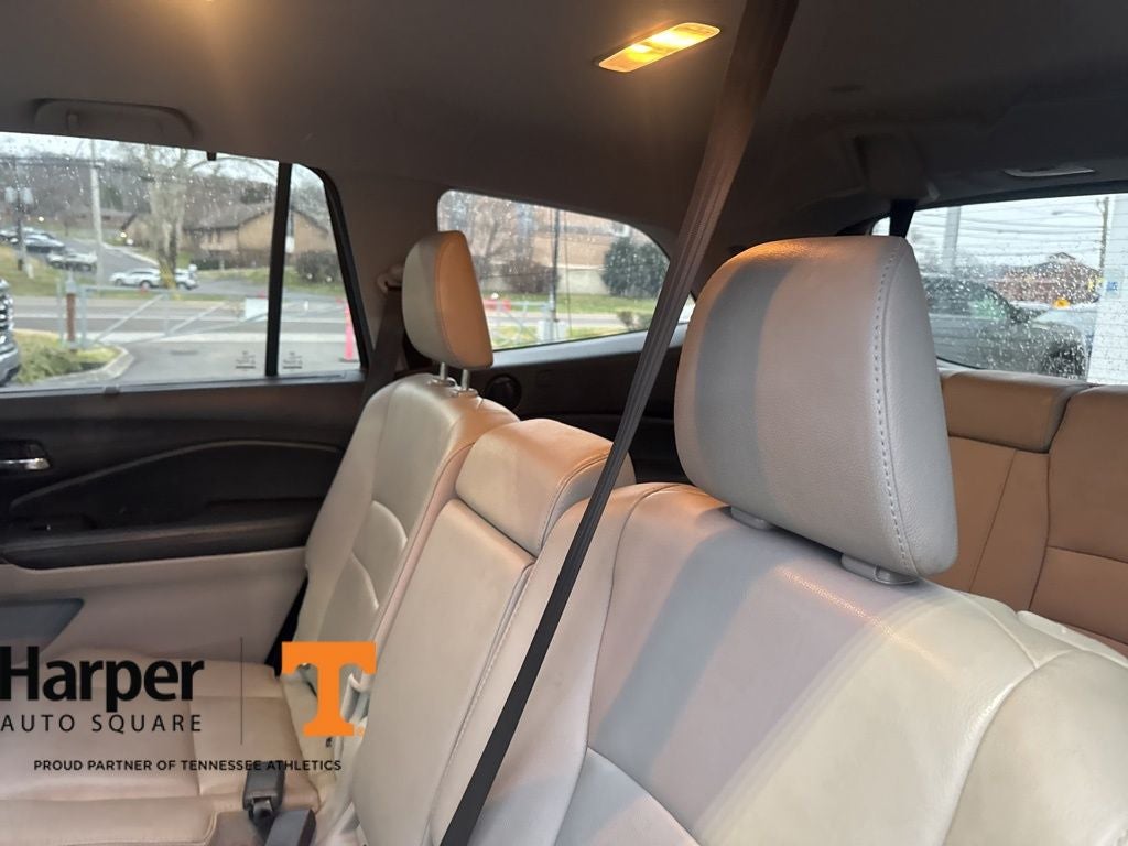 2017 Honda Pilot EX-L w/Rear Entertainment System