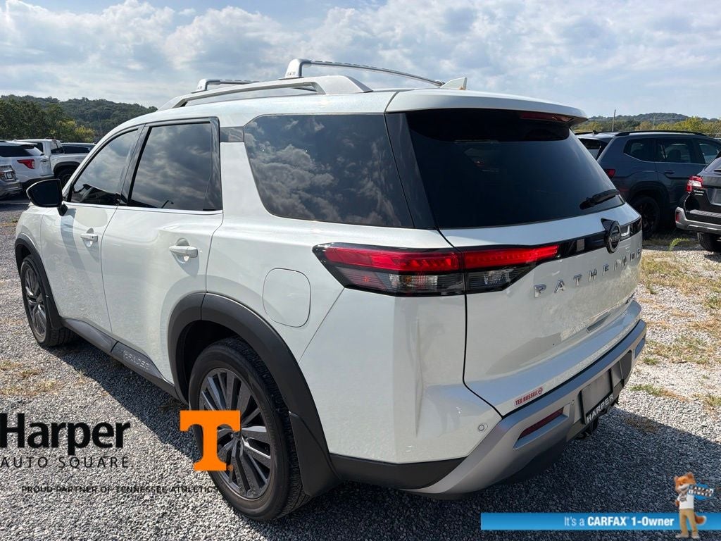 2023 Nissan Pathfinder SL