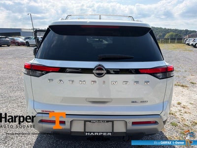 2023 Nissan Pathfinder SL